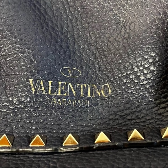 Valentino Garavani Rockstud Flip Lock
Messenger Bag Medium Navy Blue Leather - Picture 10 of 12